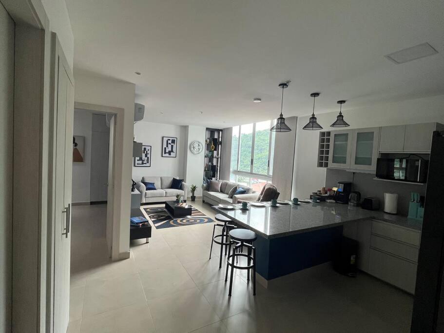 New Luxury Apartment With King - Size Bed Ceibos Guayaquil Exterior photo