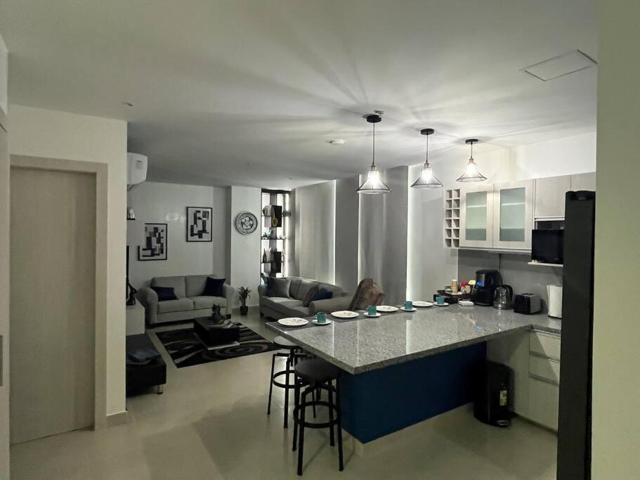 New Luxury Apartment With King - Size Bed Ceibos Guayaquil Exterior photo